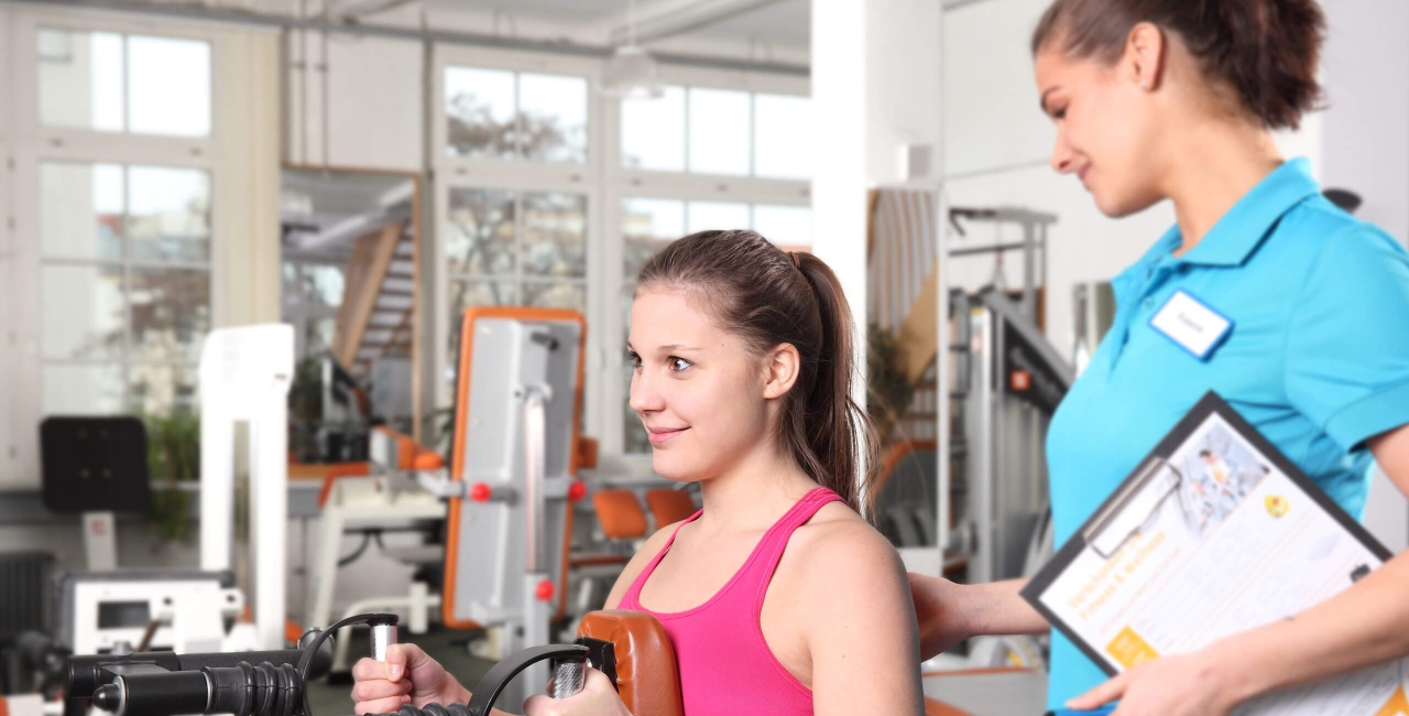 Karriere – Fitnesstrainer/In Karriere – Fitnesstrainer/In